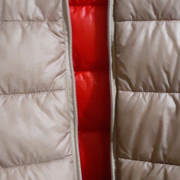 Vest - Picture 2 of 4